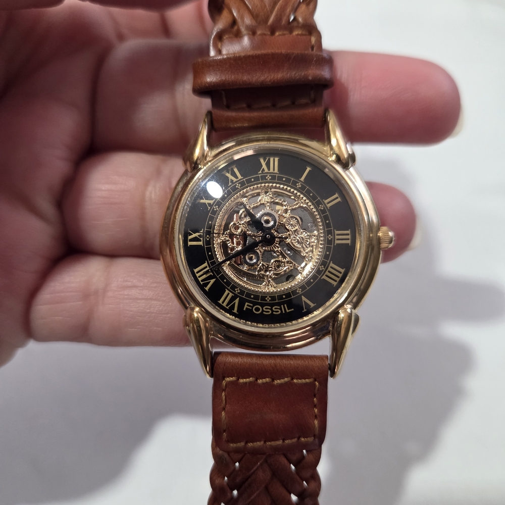 FOSSIL - UNISEX - SKELETON WATCH W/ GENUINE LEATHER BAND - QUARTZ ANALOG SK-4928